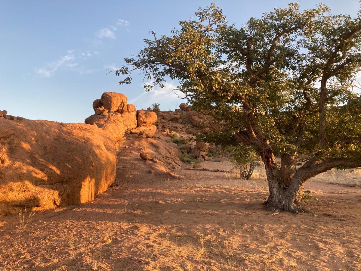 Ozohere Campsite And Himba Village Uis Ngoại thất bức ảnh