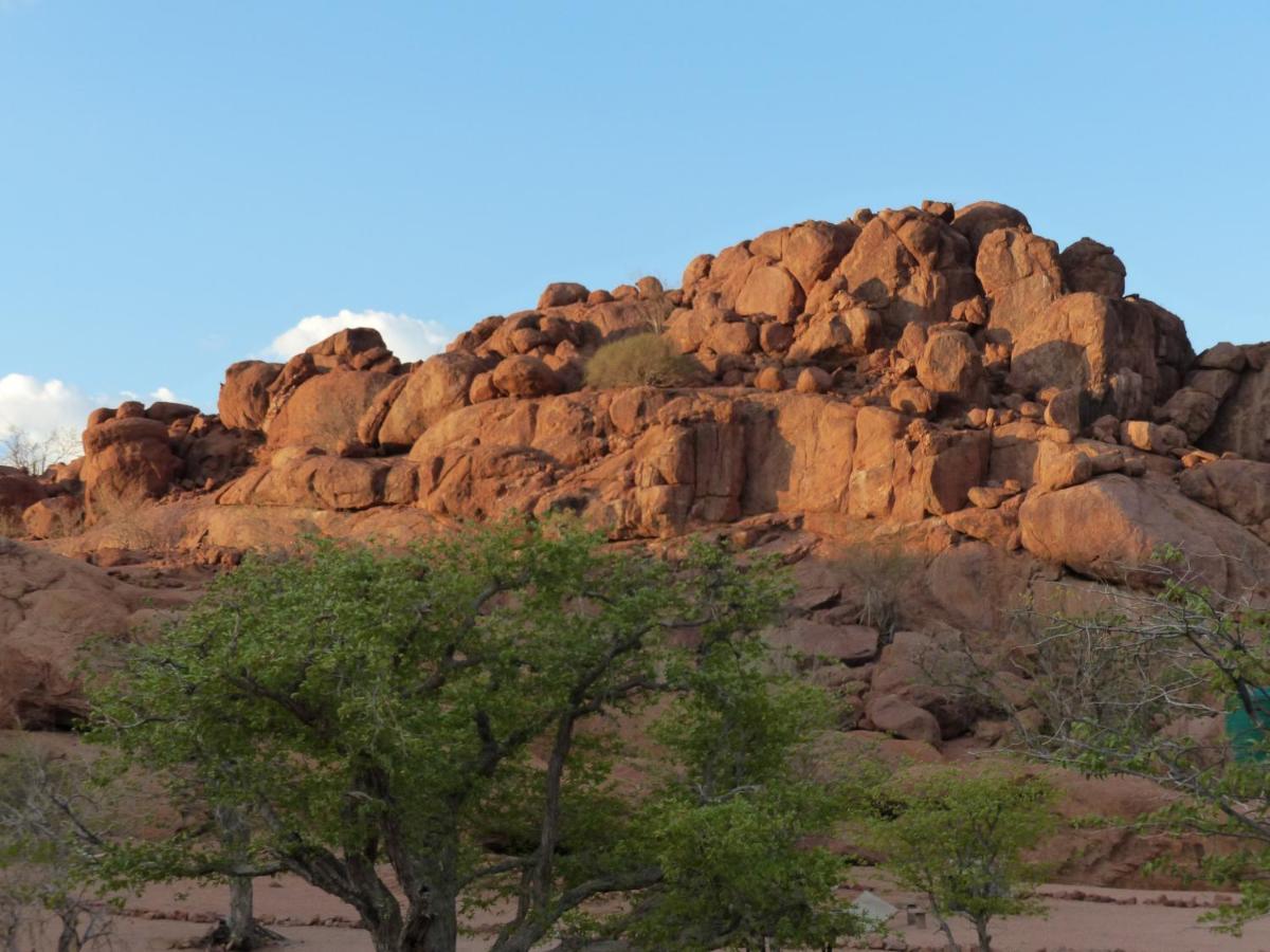 Ozohere Campsite And Himba Village Uis Ngoại thất bức ảnh