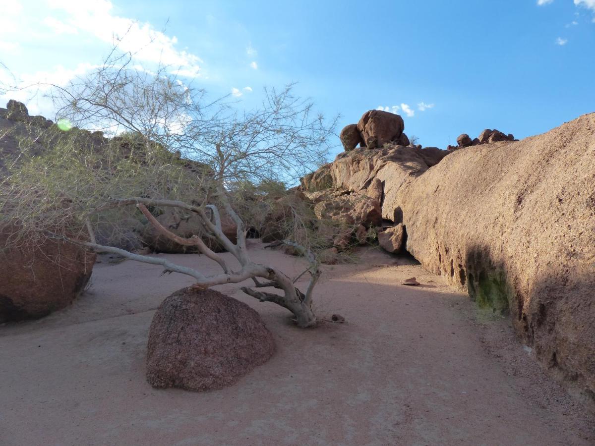 Ozohere Campsite And Himba Village Uis Ngoại thất bức ảnh